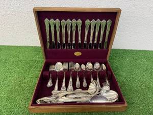 lot 108 image: Silverware