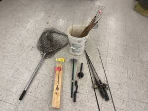 lot 162 image: Fishing Supplies