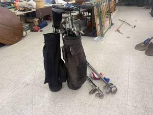 lot 165 image: Golf Clubs