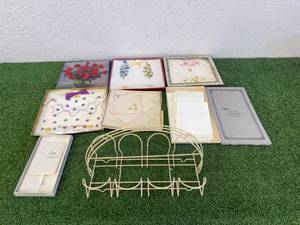 lot 184 image: Bottle Carrier & Handkerchiefs