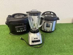 lot 188 image: Mixer & Pressure Cookers