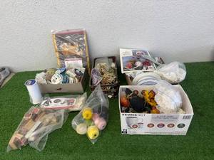 lot 189 image: Craft Supplies
