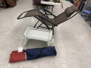 lot 196 image: Wicker Side Table & Outdoor Chairs