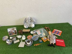 lot 206 image: 1950s Hazelles Marionette & Vintage Toys