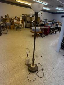 lot 214 image: Lamps