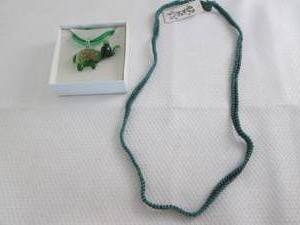lot 10 image: 2 Necklaces...