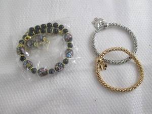 lot 11 image: 3 Bracelets, Earrings...