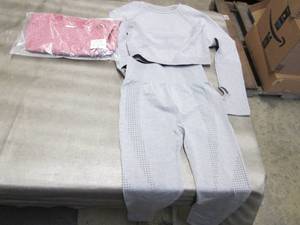 lot 55 image: 2 Ladies Small GymWolf Yoga Sets NW...