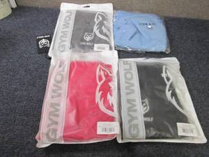 lot 61 image: 2 pr Gym Wolf Small Leggings, 2 pr ...