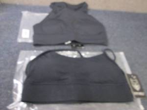 lot 66 image: Size 8 Bra Top, Large Gym Wolf Spor...