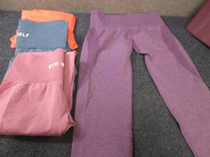 lot 74 image: 4 Small Gym Wolf High Waisted Leggi...