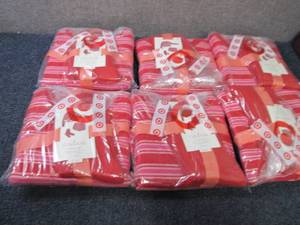 lot 79 image: 6 Sets Ladies XS 3pc Pajama Sets...