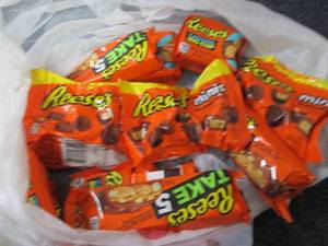 lot 220 image: 12 Assorted Reeses...