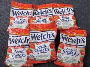 lot 229 image: 6- 5 oz Welchs Strawberry Fruit Sn...