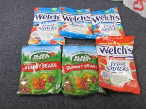 lot 235 image: 6 Fruit Snack & Gummy Bears...