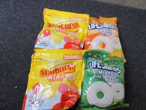 lot 255 image: Mints & Air Gummies...