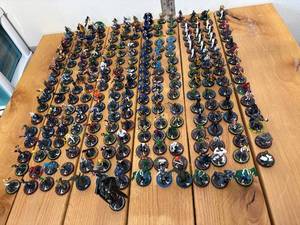 lot 49-C2025 image: 100s Marvel Hero Clix Universe Figurines and Stands, Bonus Battletech Card Set - RPG