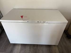 New, Full Size Frigidaire 15 Cu. Ft. Chest Freezer Model FFCL1542AW 32 1/2" H X 55 3/4" W x 29 9/16"D