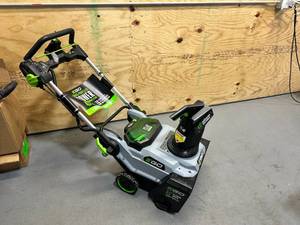lot 21 image: EGO Power Peak Power SNT2120AP 21 in. Single stage 56 V Battery Snow Blower Tool Only W HEATED HANDLES