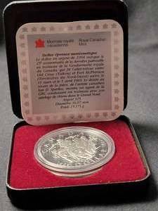 lot 3 image: 1994 CANADIAN PROOF SILVER DOLLAR with CASE
