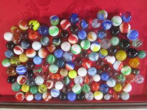 lot 13 image: (EC1) Mix of Many Kinds of Vintage ...