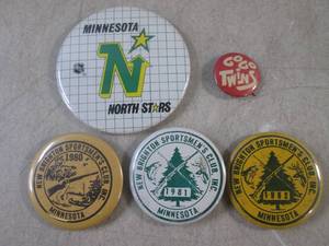 lot 17 image: (FS) 5 Vintage Button Pins Old Twin...