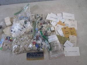 lot 49 image: (CS) Large Assortment of Vintage Bu...