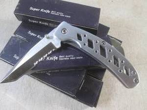 lot 108 image: (BSB) 8 New In Box Folding Knives 8...