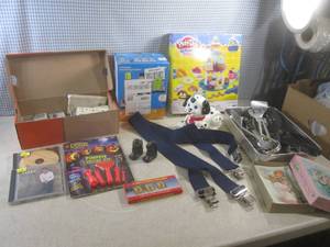 lot 136 image: (A-1) Assorted This and That...