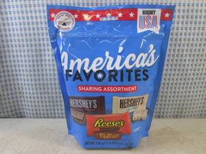 lot 211 image: (B-2) Sharing Assortment Bag of Hes...