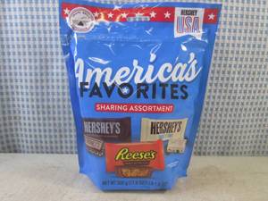 lot 213 image: (B-2) Sharing Assortment Bag of Hes...