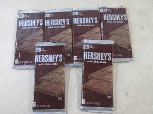 lot 250 image: (B-1) 6 XL 16 Piece Hersheys Milk ...