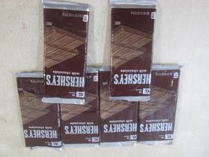lot 251 image: (B-1) 6 XL 16 Piece Hersheys Milk ...