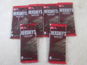lot 252 image: (B-1) 6 XL 16 Piece Hersheys Speci...