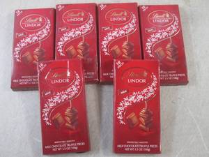 lot 255 image: (B-1) 6 Lindt Lindor 18pc Milk Choc...