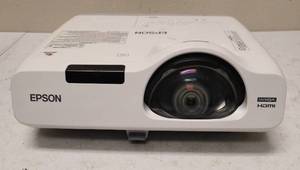 lot 50 image: Epson - HDMI  EMP525W Powerlite 525W LCD Projector