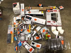 lot 12 image: Lot of Assorted General Merchandise Various Models and Conditions Customer Returns See Pictures