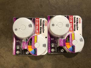 lot 5 image: Lot of Kidde 10-Year Worry-Free Smoke and Carbon Monoxide Detector, Battery Powered with Voice Alarm (2-Pack)  Customer Returns See Pictures