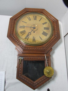 lot 10 image: Wind Up Wall Clock
