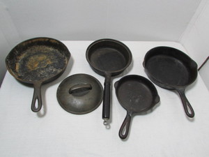 lot 17 image: Cast Iron Pans