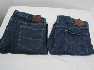 lot 113 image: Clothing