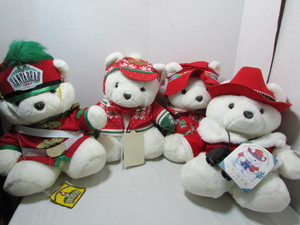 lot 133 image: Santa Bears