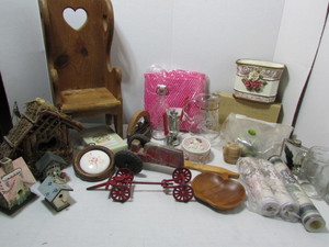 lot 134 image: Junk Drawer Lot