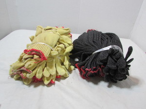lot 207 image: Gloves