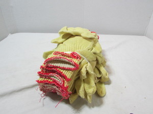 lot 208 image: Gloves