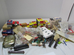 lot 25 image: Vintage Electronic Components