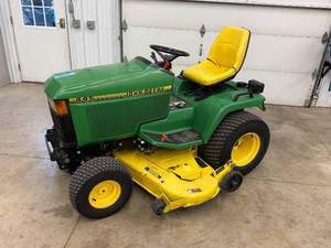 lot 6 image: John Deere 445 Garden Tractor