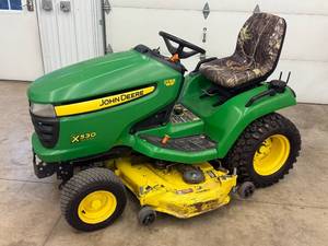 lot 8 image: John Deere X530 Lawn Tractor