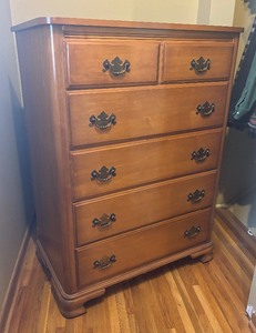 lot 20 image: Vintage Winooski Valley Dresser