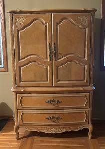 lot 18 image: Vintage Armoire by Stanley Furniture